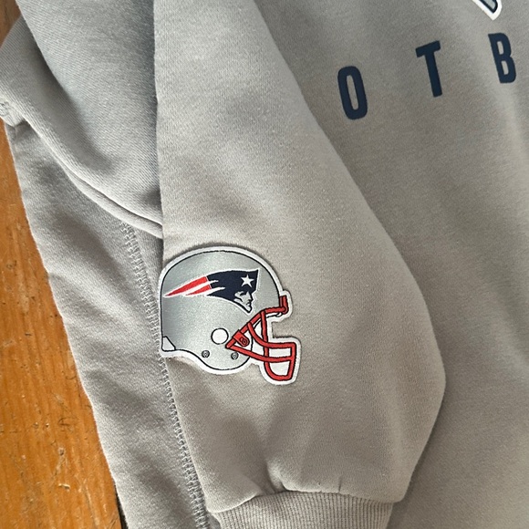 Gray Patriots Hoodie - Picture 3 of 4
